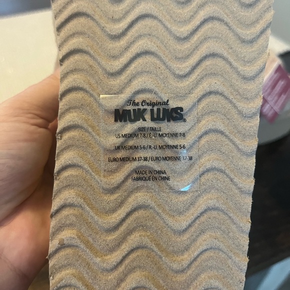 MUK LUKS platform slippers size 7-8 - Picture 2 of 4